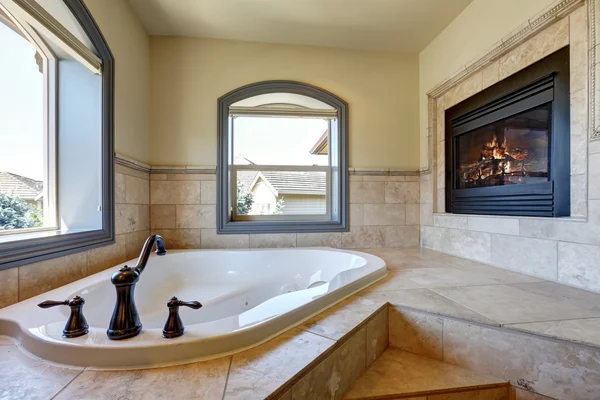 Great bathroom interior in luxury house. — Stock Photo, Image