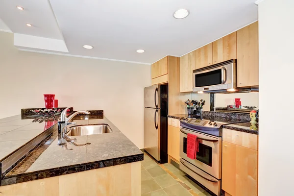 Pequeño interior de cocina práctica. Edificio de apartamentos en Seattle — Foto de Stock