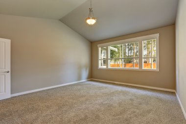 Yeni ev inşaat iç. Tonozlu tavan ile boş oda.