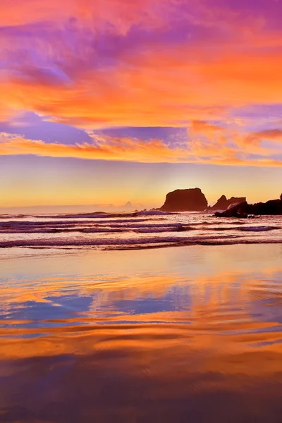 Eroded Cliffs on sunset background . Westport, New Zealand — Stock Photo, Image