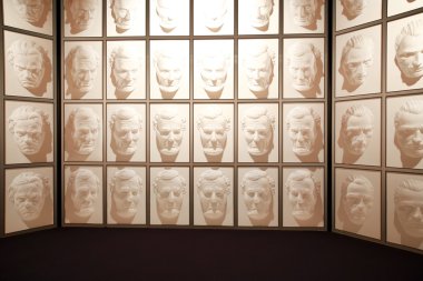 Wanaka, Yeni Zelanda - Hazi 5, 2015: hall aşağıdaki yüz Puzzling world at