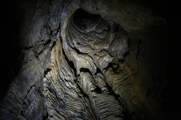 Karanlık tünelde Ruakuri Mağarası, Waitomo, Yeni Zelanda — Stok fotoğraf