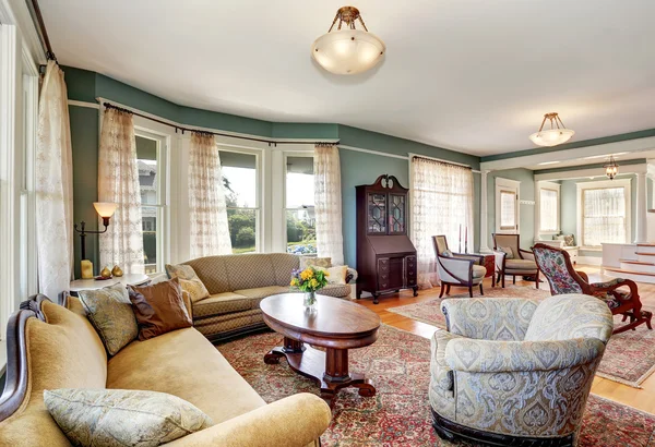 Traditional living room interior in blue and white tones. Also many windows — Stock Photo, Image