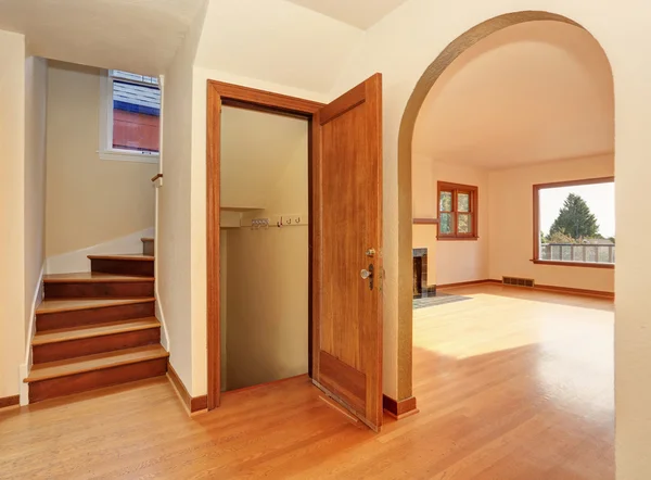 Empty hallway interior with hardwood floor. View of stairs to second floor — Stock Photo, Image