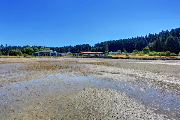 Esterno della casa sul mare. Vista dalla spiaggia — Foto Stock