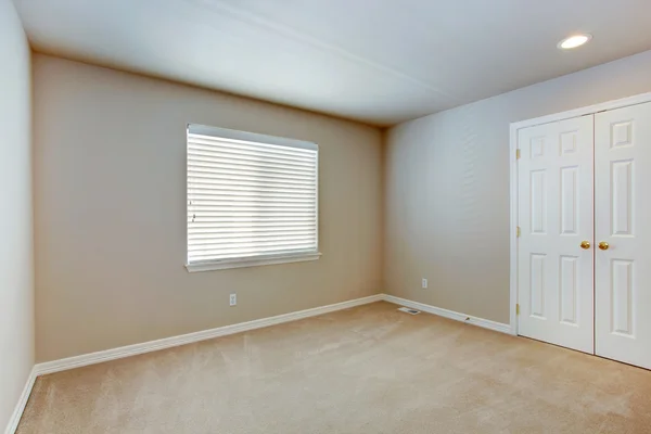 Simples quarto vazio interior — Fotografia de Stock