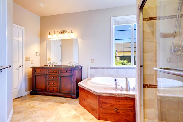 Warm bathroom interior — Stock Photo, Image