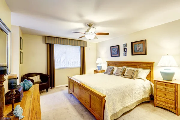 Cozy bedroom in soft ivory tone — Stock Photo, Image