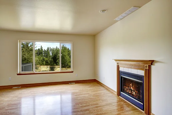 Empty room with fireplace. — Stock Photo, Image