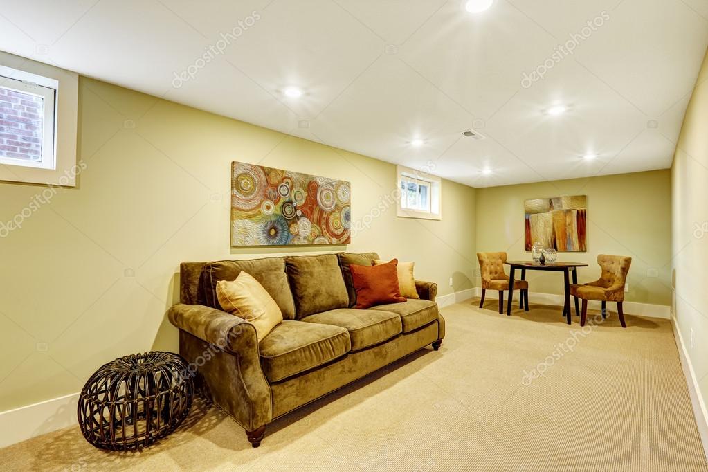 Souterrain Kamer interieur — Stockfoto © iriana88w #52847467 Souterrain Kamer interieur — Stockfoto © iriana88w #52847467