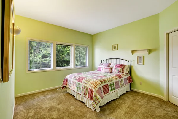 Bright lime bedroom interiror — Stock Photo, Image