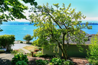 Evde su ön görünüm. Port orchard kent, wa