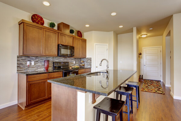 Кухня с островом
