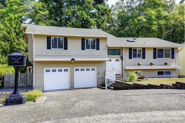 Casa exterior en Federal Way, WA — Foto de Stock