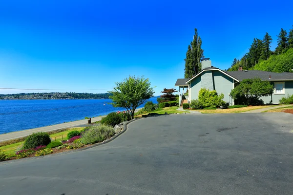 House with water front view. Port Orchard town, WA — Stock Photo, Image