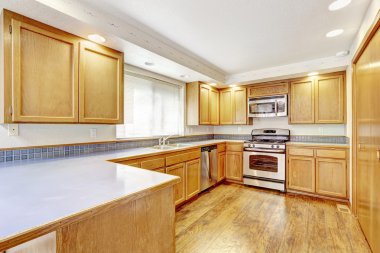 boş evde mutfak iç.