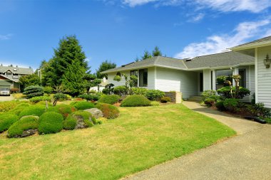 güzel ön bahçe peyzaj