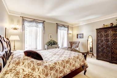 güzel oyma ahşap mobilya yatak odası