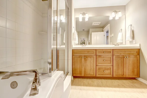 Bathroom interior with bath tub and shower — Stock Photo, Image