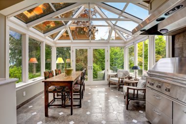 Sunroom veranda alan saydam tonozlu tavan ile