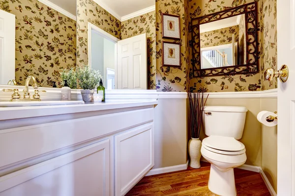 Schöne Toilette in Luxus-Haus — Stockfoto