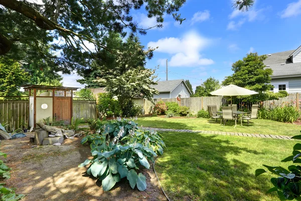 Backyad  landscape design and patio area — Stock Photo, Image