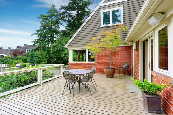 House with spacious walkout deck — Stock Photo, Image