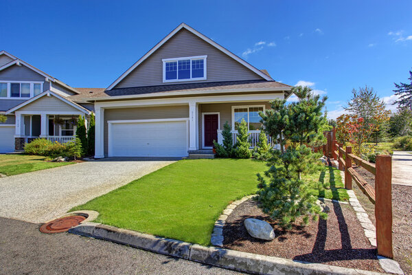 House with beautiful curb appeal. Washington real estate.