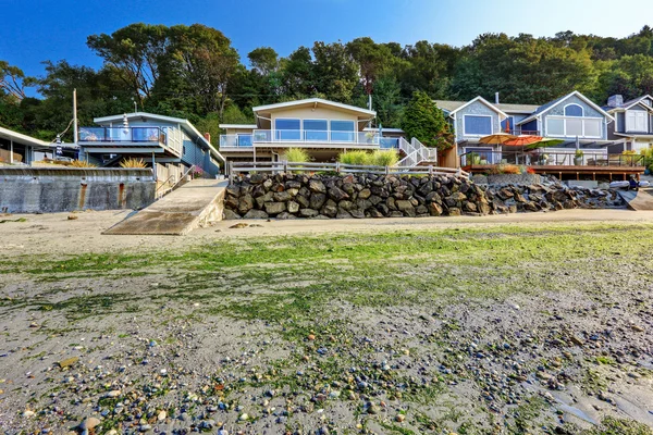 Luxury houses with exit to private beach, Burien, WA — Stock Photo, Image