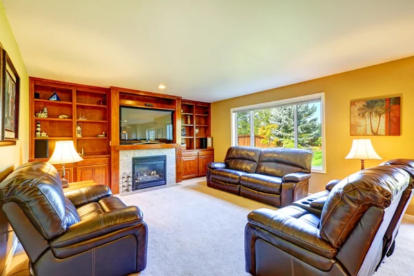 Family room with rich leather furniture set — Stock Photo, Image