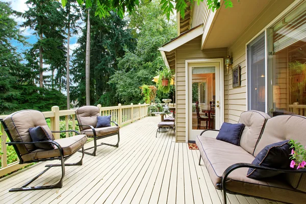 Spacious walkout deck with sitting area — Stock Photo, Image