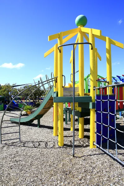 Grande parque infantil ao ar livre para crianças . — Fotografia de Stock