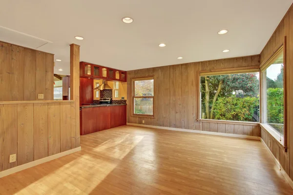 Bonito salón con suelo de madera . — Foto de Stock