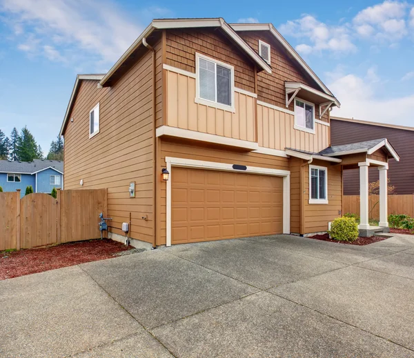 Haus-Garagentor mit Lüftung, Klimaanlage, Regen-Rinne-Pipeline-System