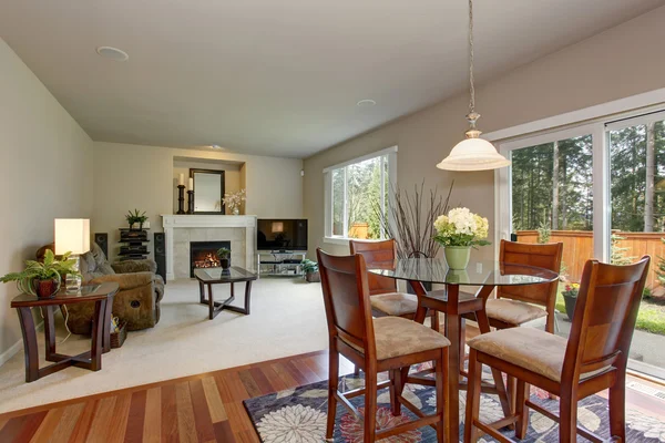 Perfect dinning area with connected living room. — Stock Photo, Image