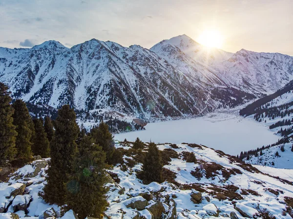 Hajnal Hegyi Tavon Télen Reggeli Téli Hegyi Táj Nagy Almaty — Stock Fotó