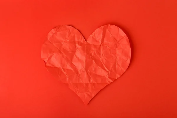 Corazón de papel arrugado —  Fotos de Stock