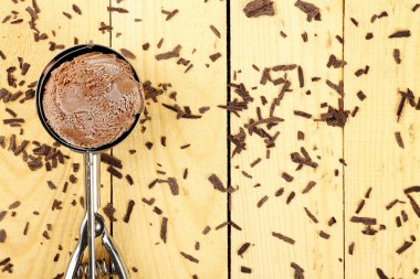 çikolatalı dondurma.