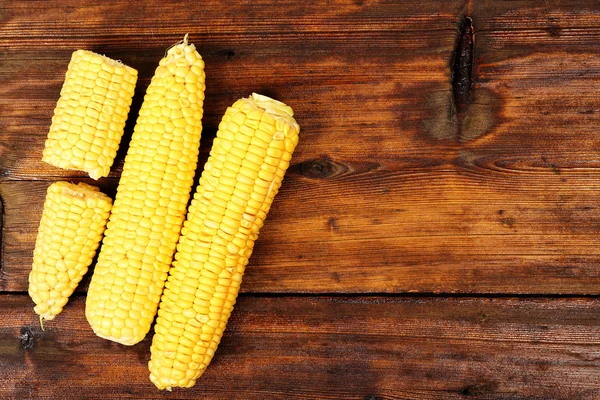 Corn on wood — Stock Photo, Image