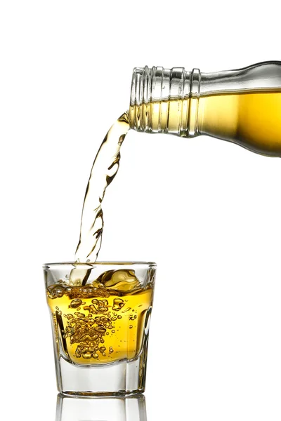 Versare whisky — Foto Stock