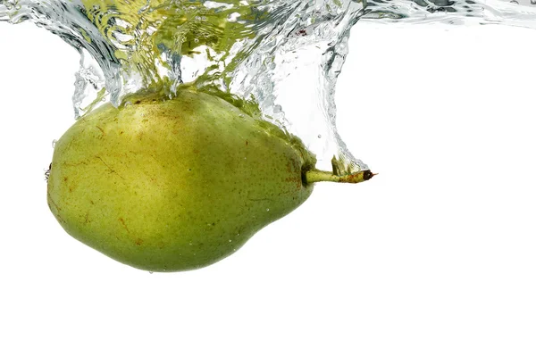 Poire dans l'eau — Photo