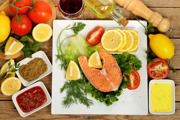 Plato de salmón — Foto de Stock