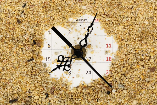 Clock, calendar and sand — Stock Photo, Image