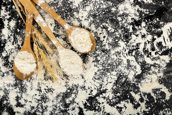 Ladles of flour — Stock Photo, Image