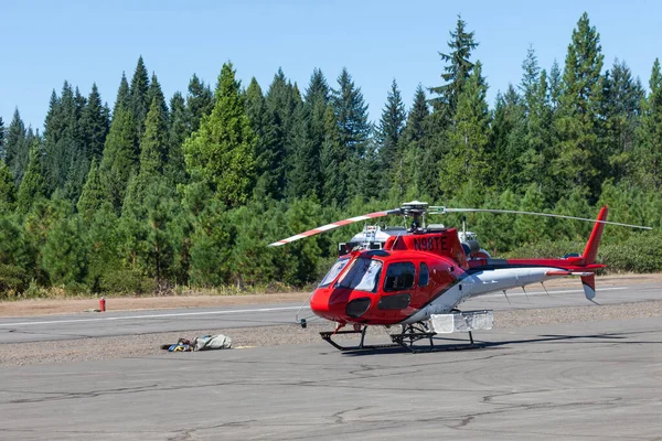 Prospect Oregon Eua Setembro 2014 Pequeno Helicóptero Resgate Está Espera — Fotografia de Stock