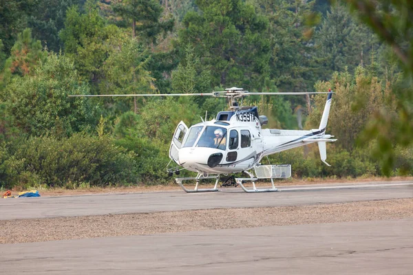 Проспект Орегон Сша Сентября 2014 Года Небольшой Спасательный Вертолет Готовится — стоковое фото