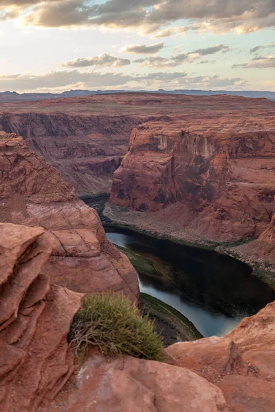 Alcanzando Borde Alto Acantilado Glen Canyon Horseshoe Bend Para Ver — Foto de Stock