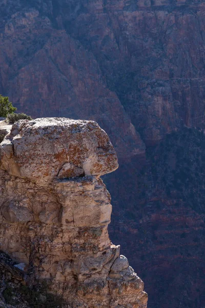 位于大峡谷国家公园之上的一个大型扁平的岩石平台 在这里拍照很受欢迎 — 图库照片