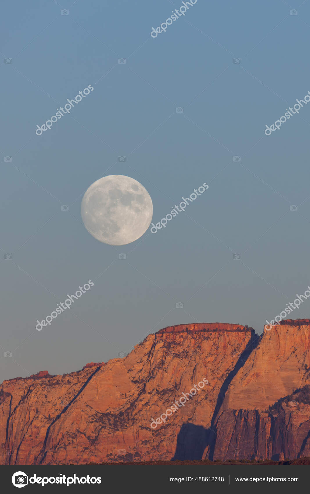 🔥 Luna llena sobre las Montañas Rocosas : r/NatureIsFuckingLit, image size:1067x1700
