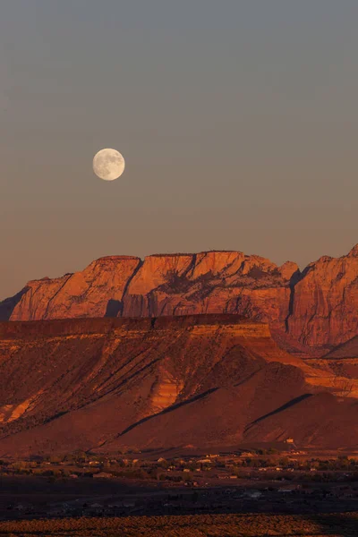 Full Moon Rising Dramatic Mountains Zion National Park Lit Setting — Stock Photo, Image
